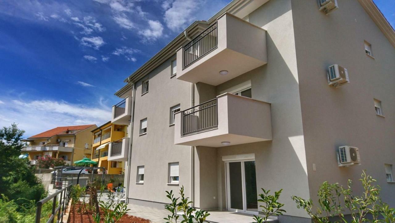 Apartments Ibis Чижичи Экстерьер фото